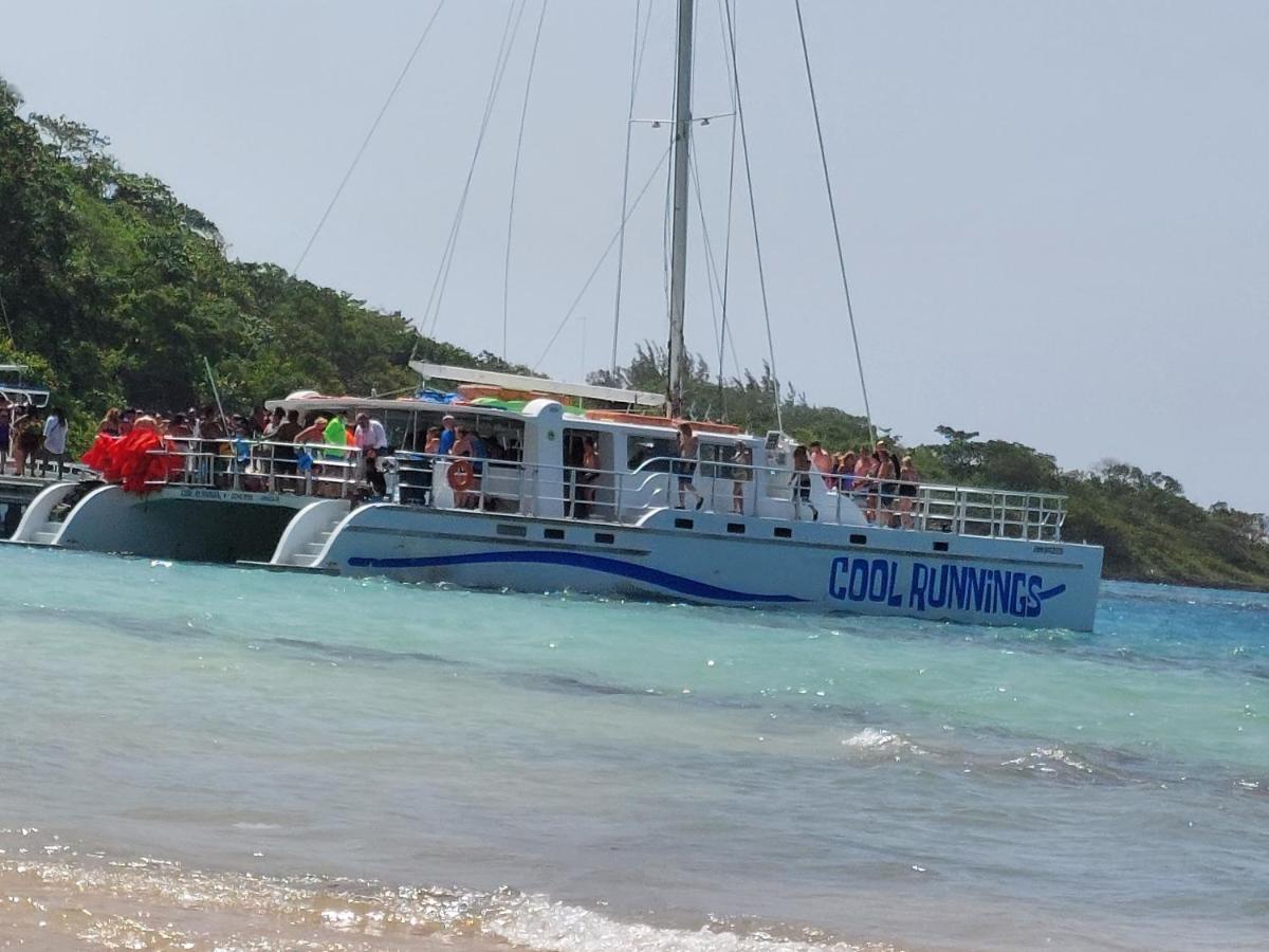 Wins On The Beach Ocho Rios Exterior photo